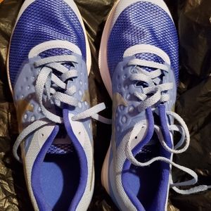 Nike women's sneakers new 6Y NWOT purple downshifter7